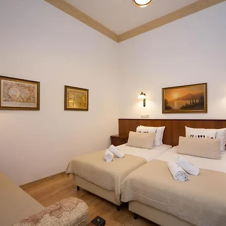 B12 - Comfort Apartemnts City Center-3